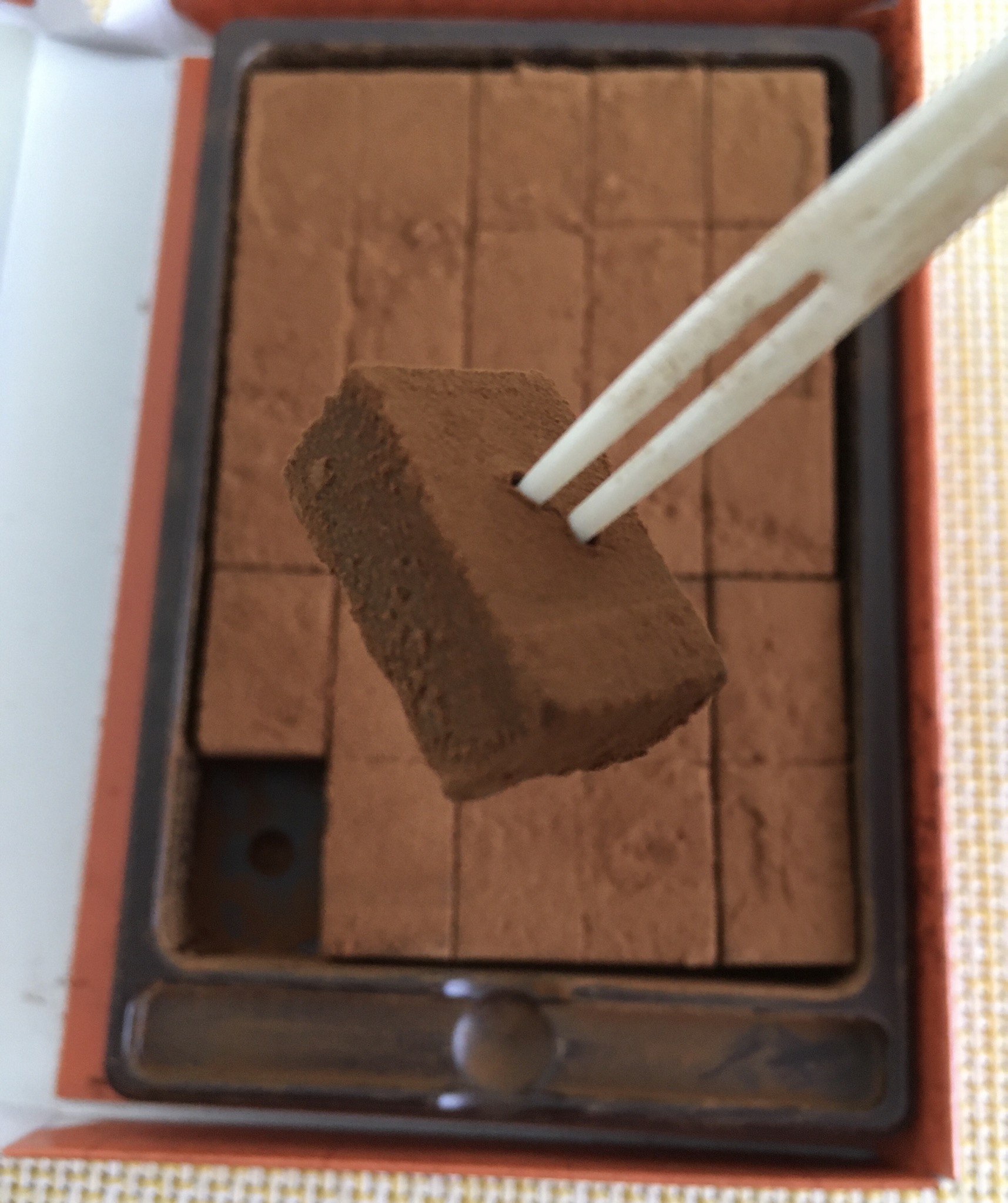 シャトレーゼの糖質88%カットのとろけるショコラ 生チョコ風